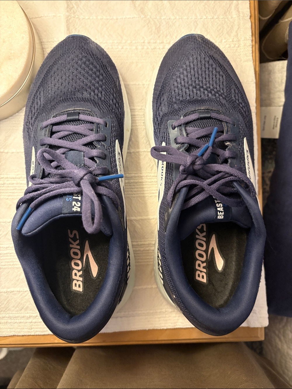 Brooks Mens Beast GTS navy blue Athletic Sneakers
